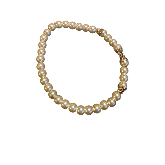 Vintage-Inspired Pearl Beaded Gold Accent Bracelet - Picture 3 of 6